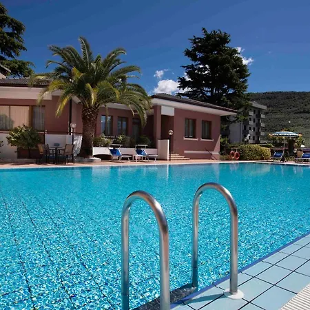Sunlake 3* Riva del Garda